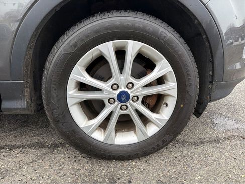 Used 2018 Ford Escape SE image 16