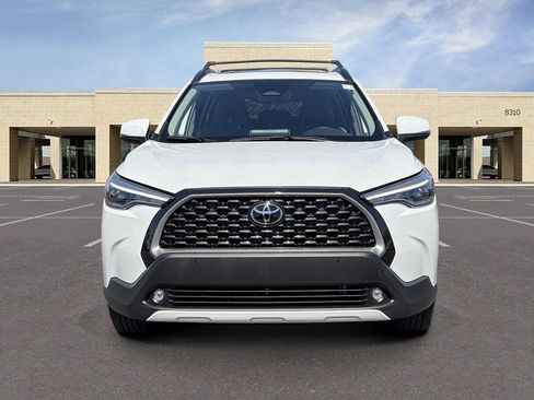 Used 2024 Toyota Corolla Cross XLE w/ Convenience Package image 2