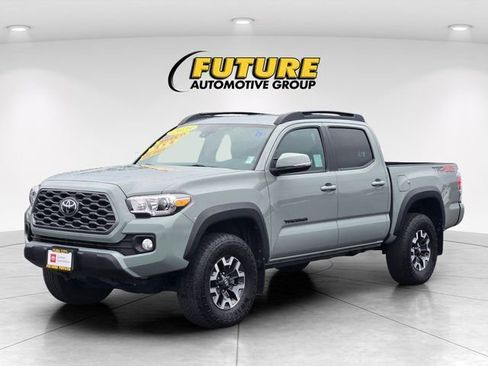 Certified 2023 Toyota Tacoma TRD Off-Road w/ Technology Package AWD/4WD image 10