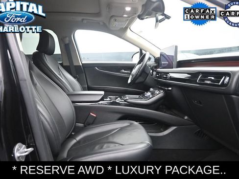 Used 2023 Lincoln Nautilus Reserve w/ Luxury Package AWD/4WD image 12