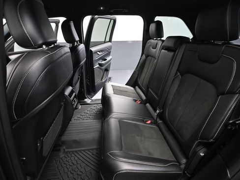 Used 2023 Jeep Grand Cherokee Altitude AWD/4WD image 39