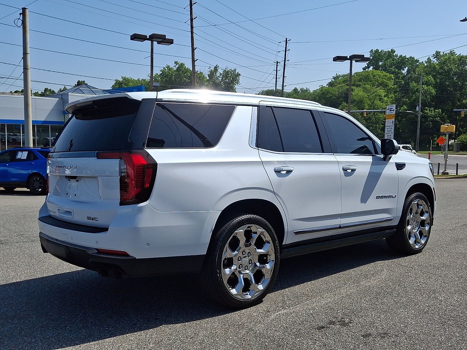 Used 2026 GMC Yukon Denali Ultimate AWD/4WD image 6