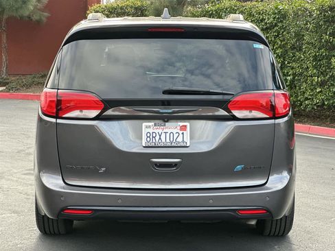 Used 2020 Chrysler Pacifica Limited w/ Advanced Safetytec Group image 5