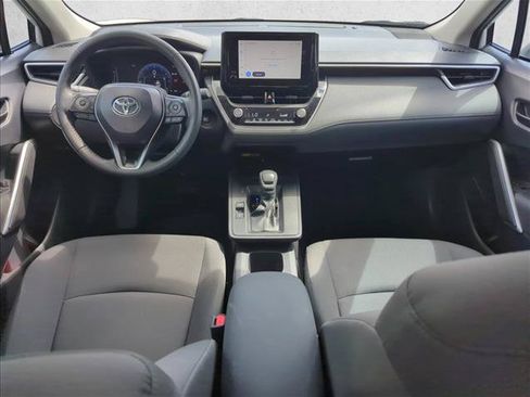 Used 2026 Toyota Corolla Cross LE FWD image 25