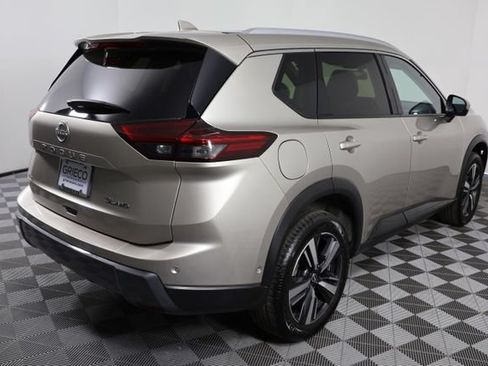 Used 2025 Nissan Rogue SL w/ SL Premium Package AWD/4WD image 7