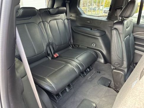 Certified 2024 Jeep Grand Cherokee L Limited w/ Luxury Tech Group II image 17