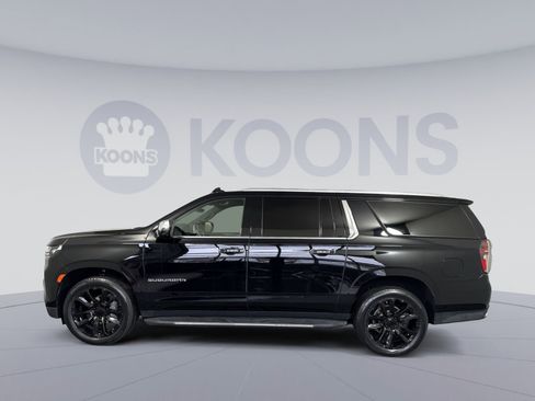 Used 2021 Chevrolet Suburban Premier w/ Premium Package image 2