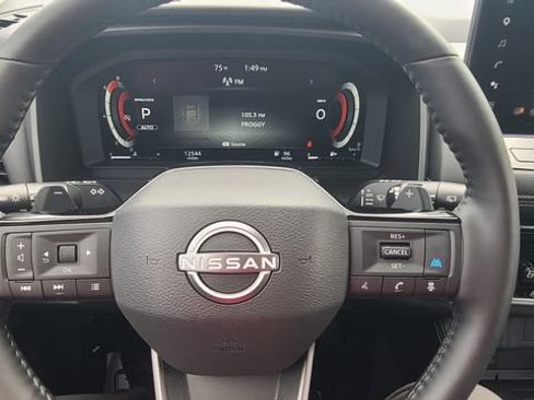 Used 2025 Nissan Rogue Platinum AWD/4WD image 14