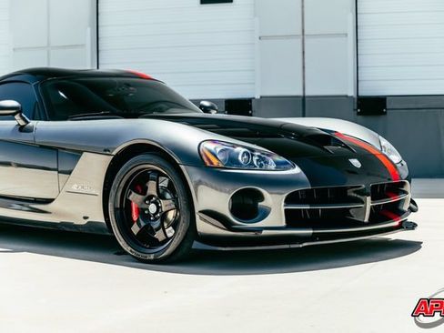 Used 2010 Dodge Viper ACR RWD image 45