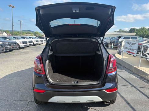 Used 2022 Buick Encore Preferred AWD/4WD image 10