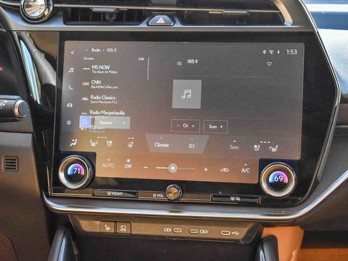 Used 2023 Lexus RZ 450e Premium w/ Technology Package image 11