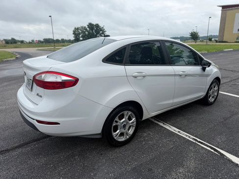 Used 2016 Ford Fiesta SE FWD image 5