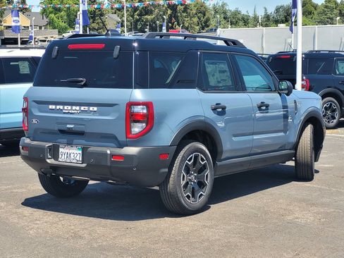 Used 2026 Ford Bronco Sport Outer Banks w/ Outer Banks Tech Package+ AWD/4WD image 3