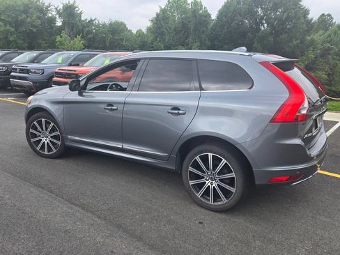 Used 2017 Volvo XC60 T6 Inscription w/ Climate Package AWD/4WD image 2