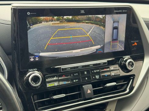 Used 2021 Toyota Highlander Platinum image 36