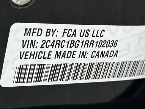 Used 2024 Chrysler Pacifica Touring-L FWD image 30