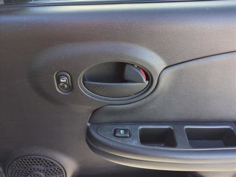 Used 2006 Saturn ION Level 3 w/ Enhanced Performance Pkg image 28