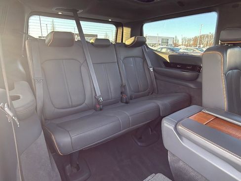 Used 2023 Jeep Grand Wagoneer Series II image 23