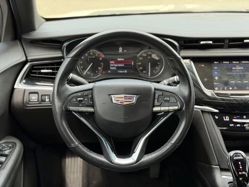 Used 2022 Cadillac XT6 Premium Luxury AWD/4WD image 23