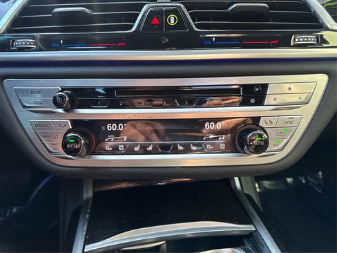 Used 2017 BMW 750i xDrive image 25