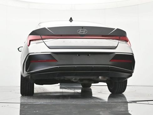 Used 2025 Hyundai Elantra Limited FWD image 44