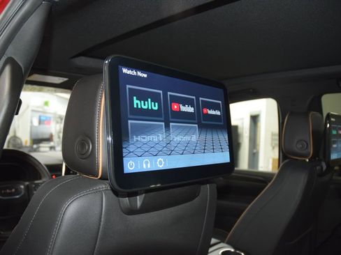 Used 2024 GMC Yukon AT4 AWD/4WD image 46