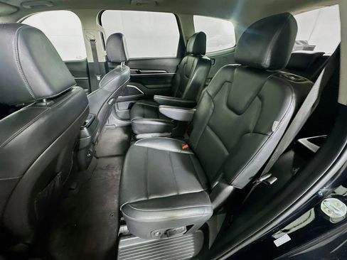 Used 2025 Kia Telluride S image 27
