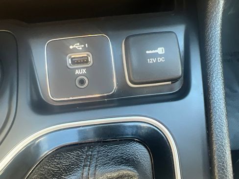 Used 2021 Jeep Cherokee Limited w/ Trailer Tow Group AWD/4WD image 37