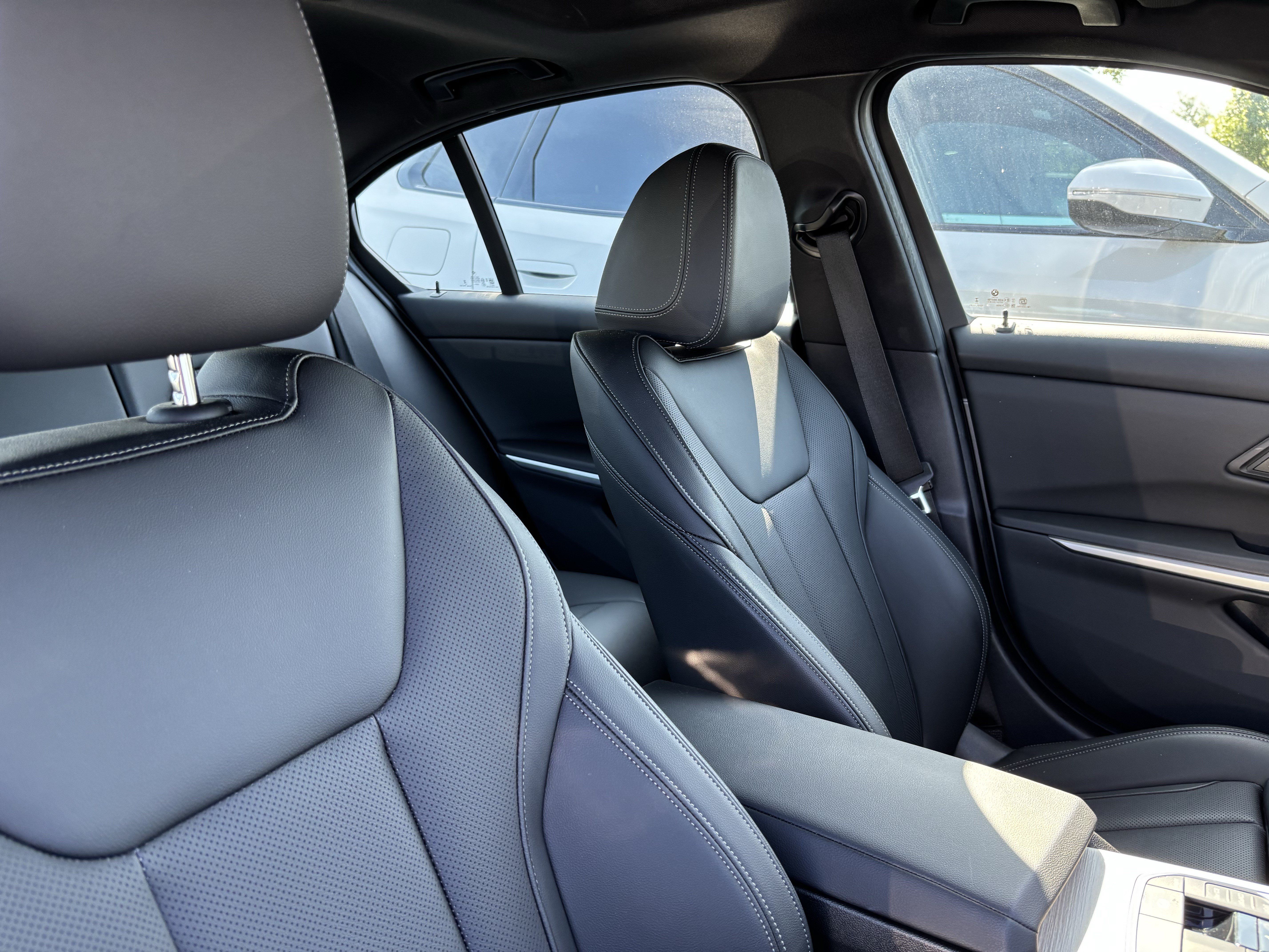 Certified 2025 BMW 330i Sedan RWD image 34