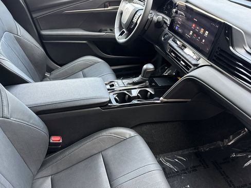 Used 2025 Toyota Camry XSE image 21