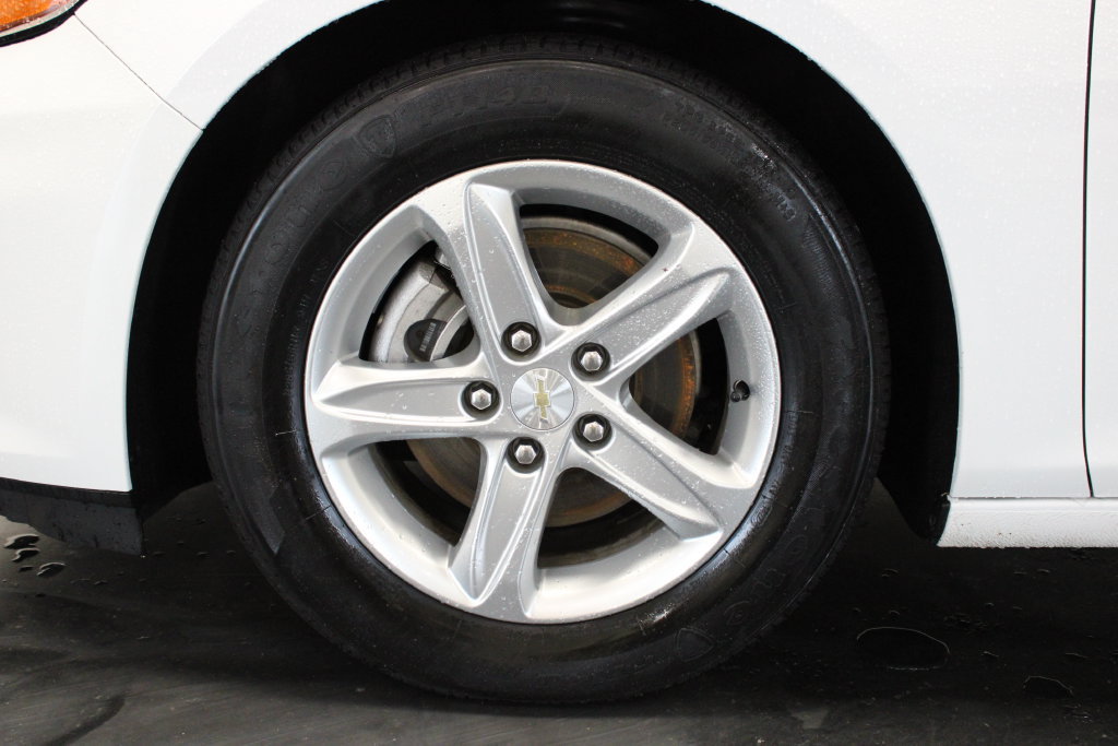 Used 2022 Chevrolet Malibu LS FWD image 25