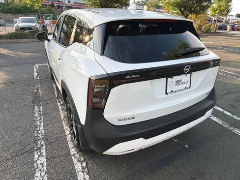 Used 2025 Nissan Kicks SV AWD/4WD image 8