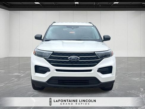 Used 2023 Ford Explorer XLT AWD/4WD image 8