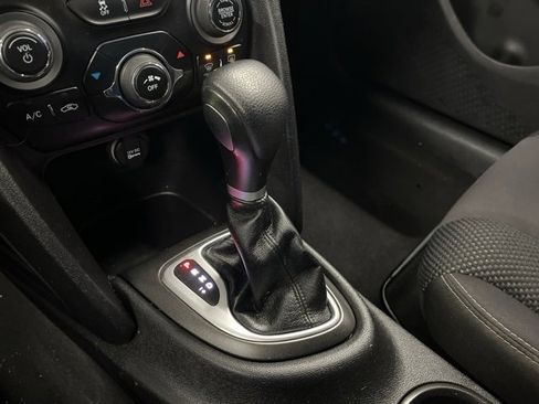 Used 2014 Dodge Dart SXT image 19