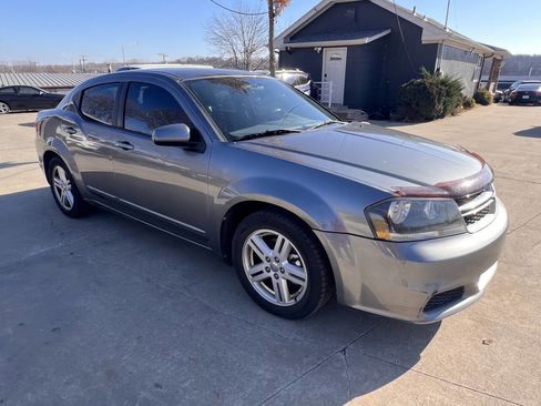 Used 2012 Dodge Avenger SXT image 5