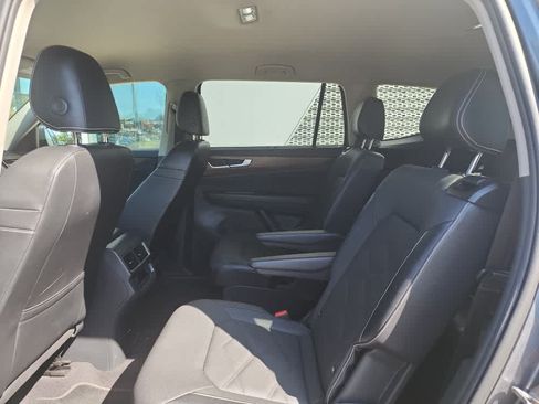 Used 2024 Volkswagen Atlas SE AWD/4WD image 10
