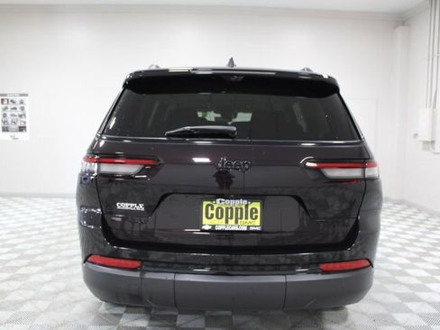 Used 2023 Jeep Grand Cherokee L Limited w/ Luxury Tech Group II AWD/4WD image 10