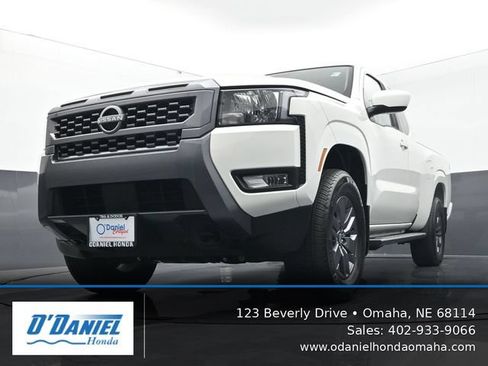 Used 2025 Nissan Frontier SV w/ SV Convenience Package AWD/4WD image 9