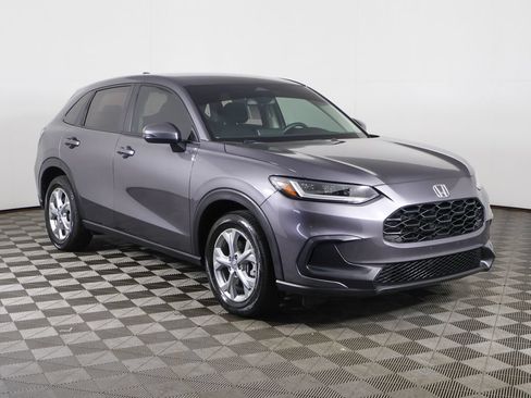 Used 2025 Honda HR-V LX image 2