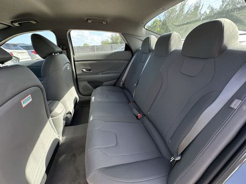 New 2025 Hyundai Elantra SE FWD image 22