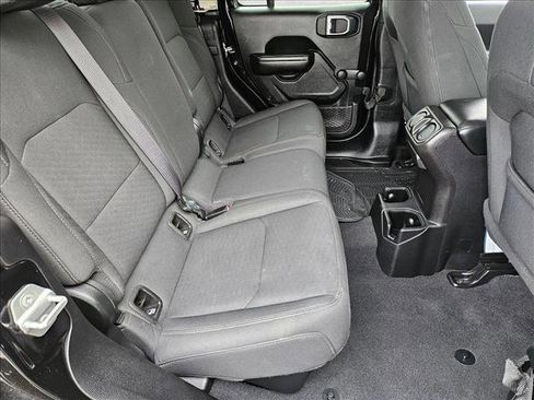 Used 2021 Jeep Gladiator Sport image 18