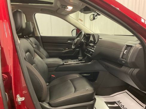 Used 2022 Nissan Pathfinder SL w/ SL Premium Package image 28