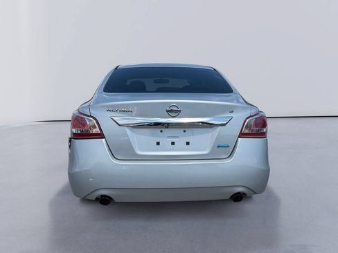 Used 2013 Nissan Altima 2.5 S FWD image 4