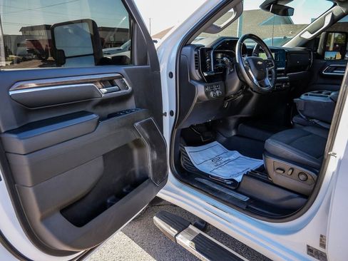 Used 2024 Chevrolet Silverado 2500 LT AWD/4WD image 26