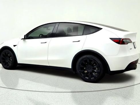 Used 2023 Tesla Model Y Long Range AWD/4WD image 7