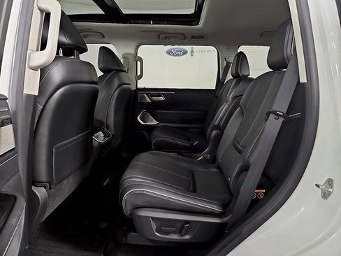 Used 2025 INFINITI QX80 Sensory image 12
