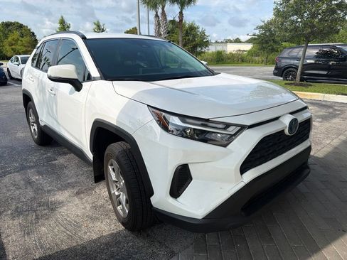 Certified 2022 Toyota RAV4 XLE AWD/4WD image 2