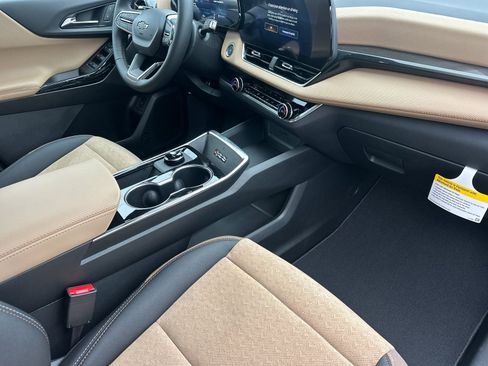 New 2026 Chevrolet Equinox ACTIV w/ Safety and Technology Package image 18