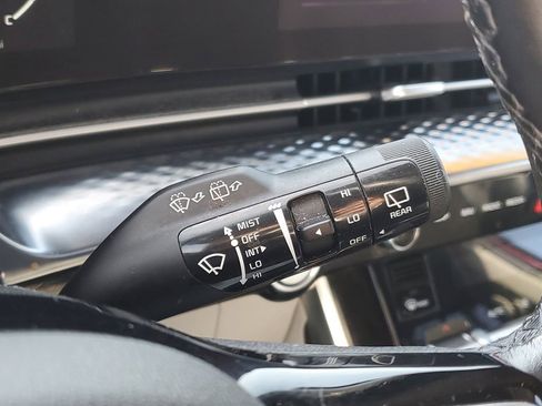 Used 2022 Kia Carnival SX Prestige image 19