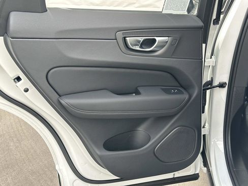 New 2026 Volvo XC60 B5 Ultra w/ Climate Package image 16